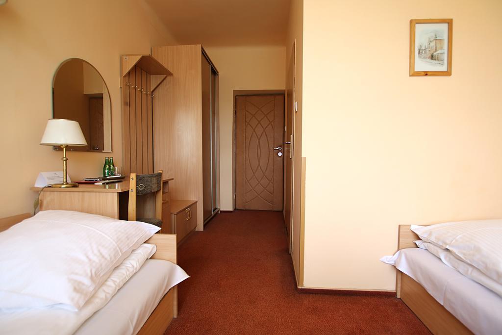 Iskra Hotel Radom Værelse billede