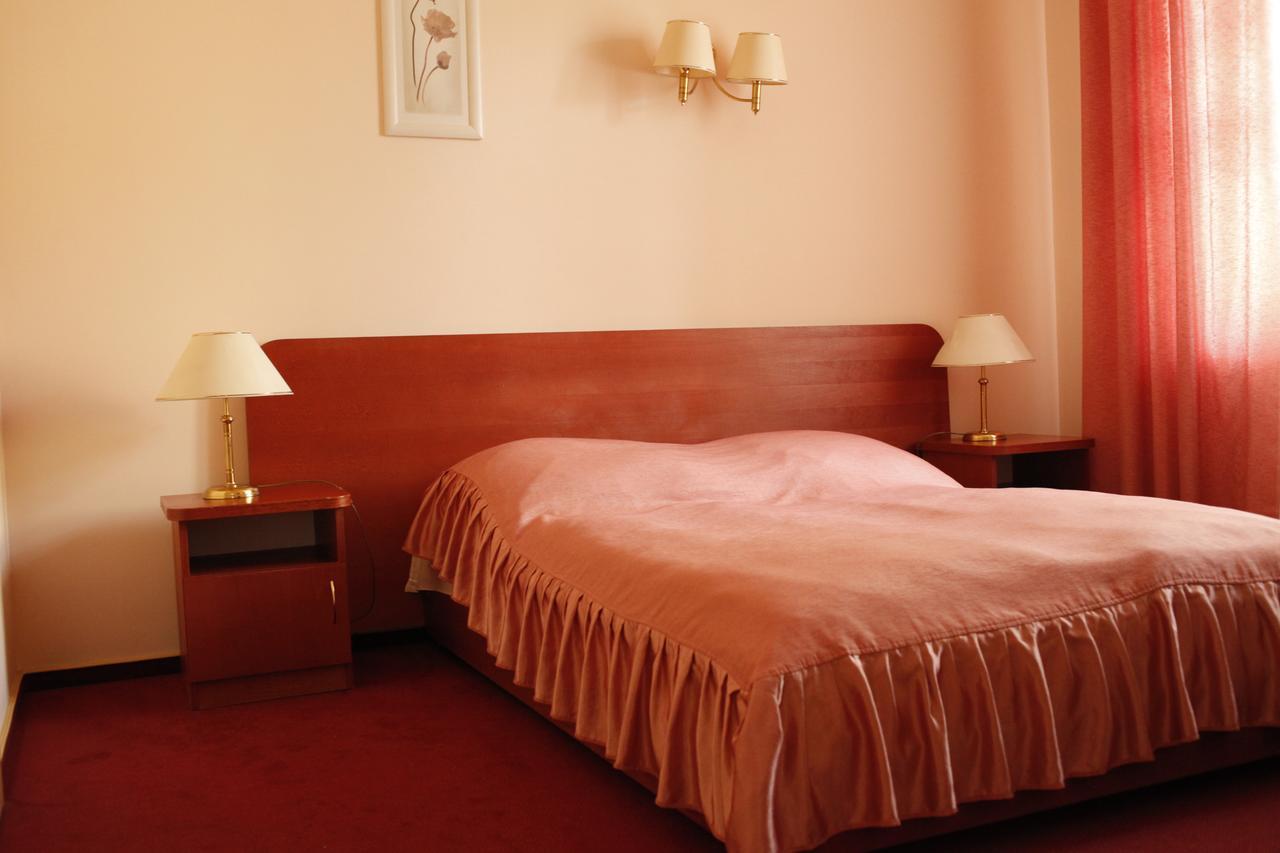 Iskra Hotel Radom Eksteriør billede
