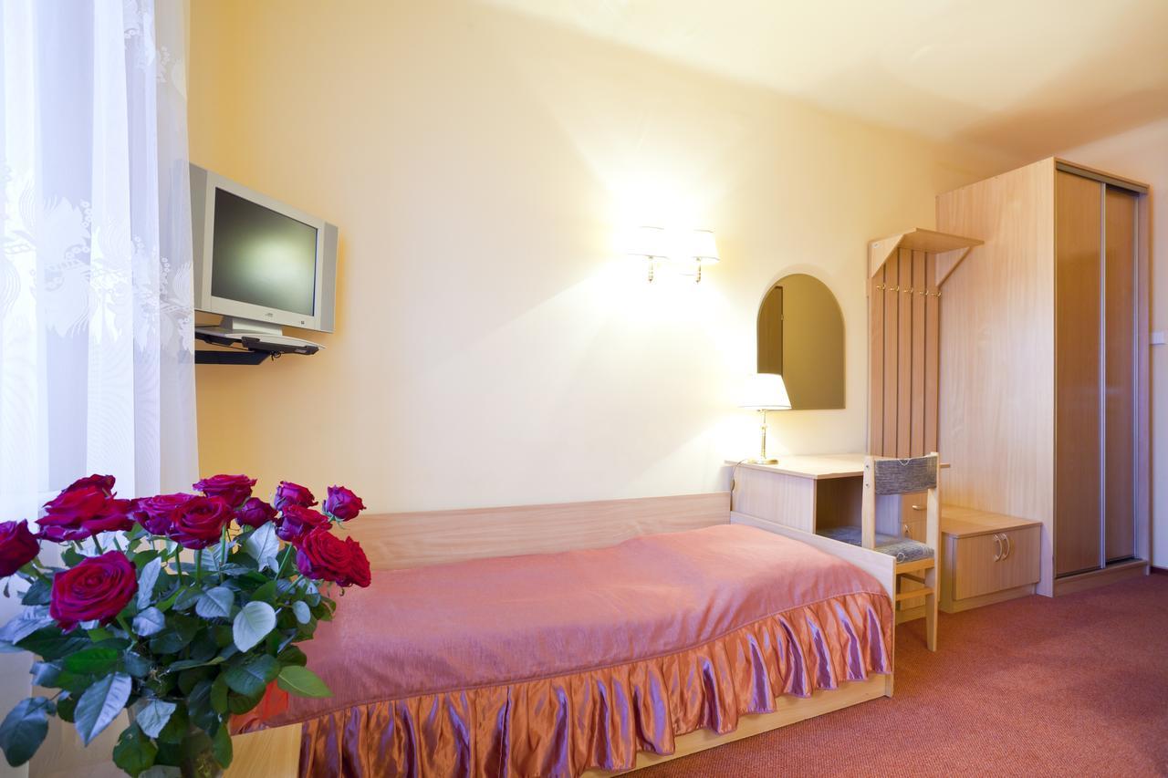 Iskra Hotel Radom Værelse billede