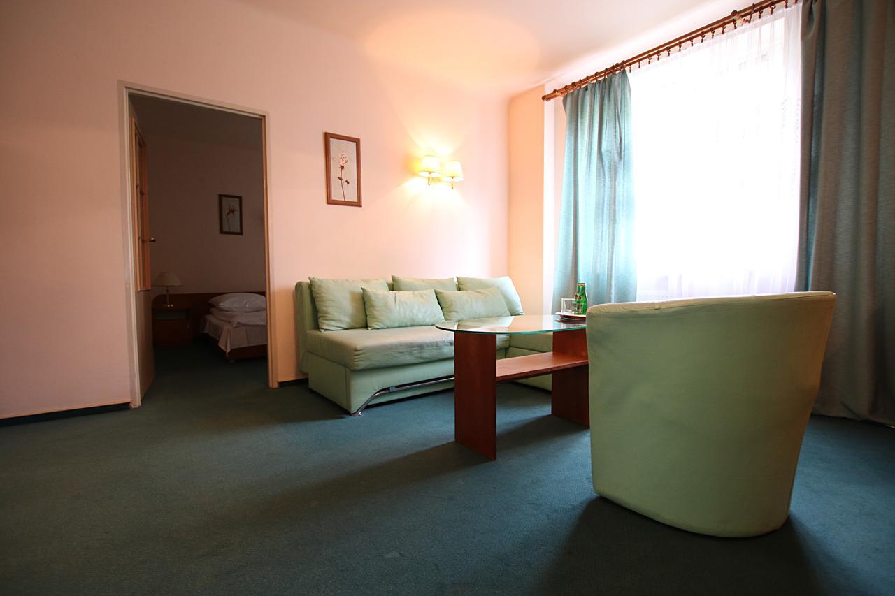 Iskra Hotel Radom Værelse billede